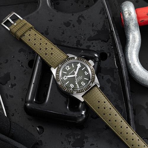 green-tropic-strap-skindiver-automatic-french-military-green-dial-fl-22-sa-006-rb1-grn-le1