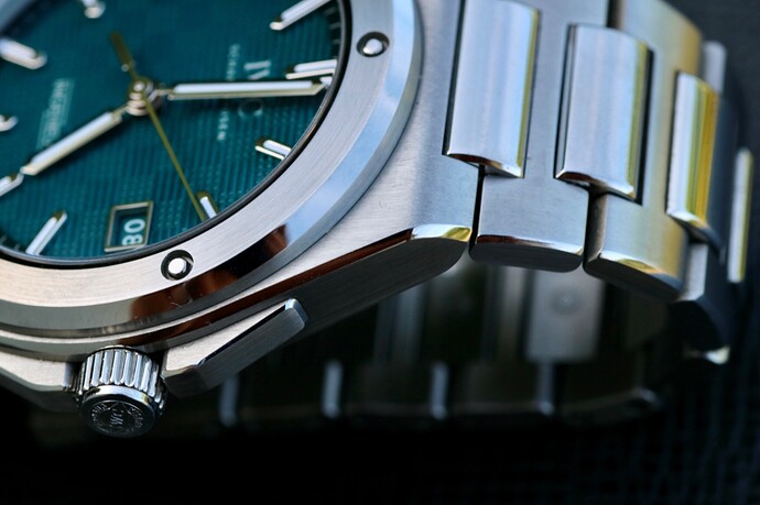 iwc_9077976