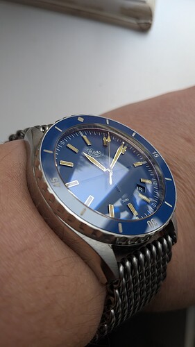 PXL_20260115_100906243.MACRO_FOCUS