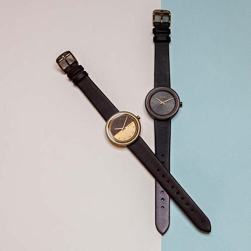 petite_gold-black-square