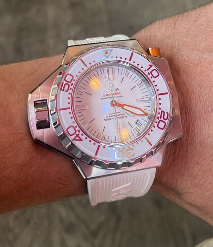 E9A62DB0-EFE8-4FC1-8EFC-416DBC9411B0_1_201_a