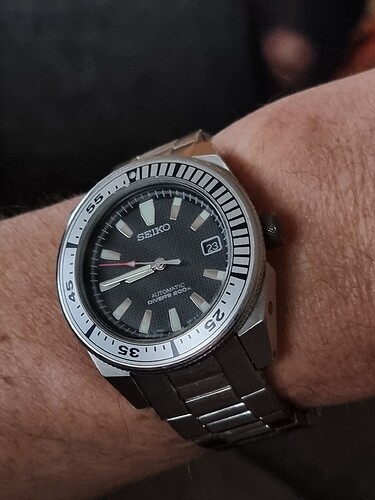 17638838785403247013184330732188