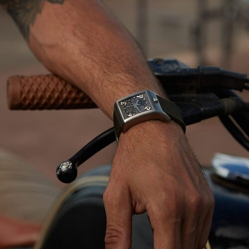 AM8I2977-min-scaled-rc2o13r3c3l012a0mbr7jt1bzuf16qae8jcy1j7hns