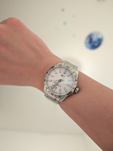 PXL_20251114_183127704