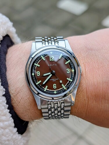 PXL_20251008_063852428.PORTRAIT~2