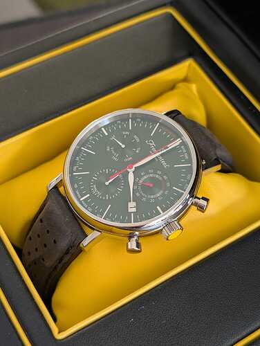 WhatsApp Image 2025-11-01 at 16.24.03