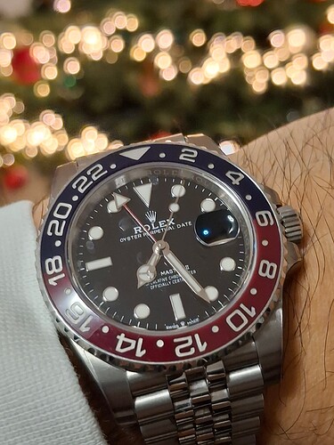 17651752898415626635339992425425