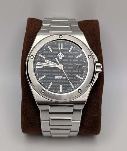wts-ixdao-engineer-black-dial-v0-uhktgrrpnb4e1