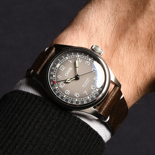 Oris-Big-Crown-x-Cervo-Volante-Grijs-Sfeer