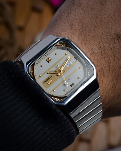 wts-vintage-september-1981-seiko-5-7009-5330-retro-tv-dial-v0-svjtjzokqeee1