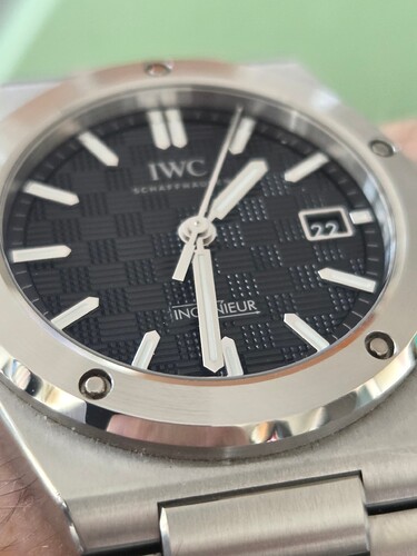 17611326402966663038199960324327