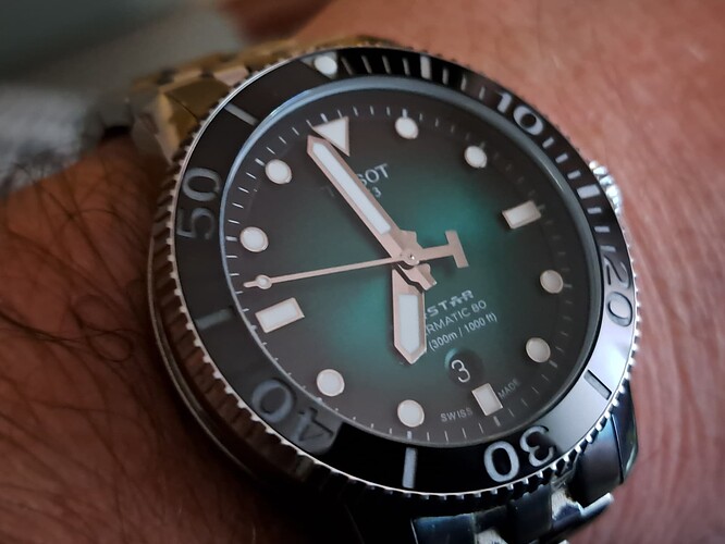 17647414768564511442055348825097