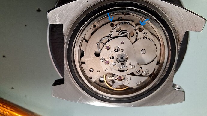 2 missing screws bis