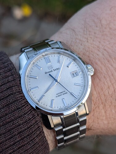 PXL_20251111_070704267