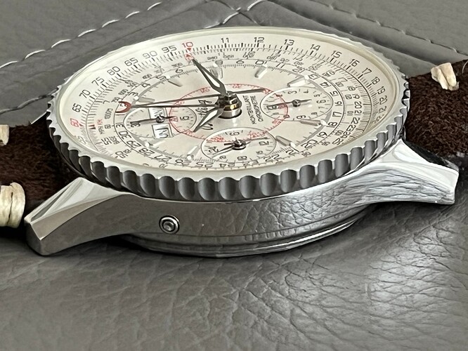 OH.watches.Breitling.Navitimer_A21330.MontbrillantDatora.closeup_05.260111