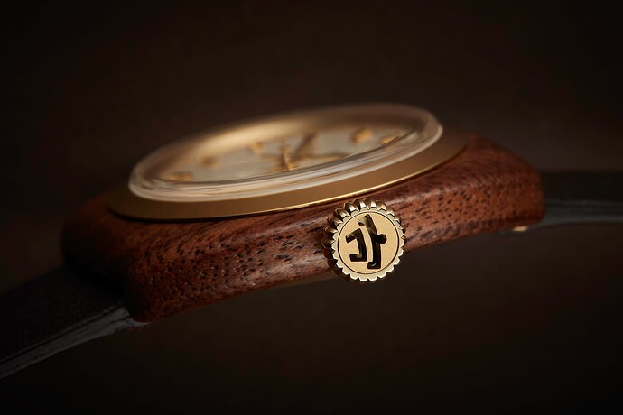 raketa-golden-key-wood-case