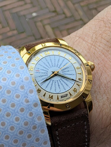 PXL_20251031_072130061.MP~2