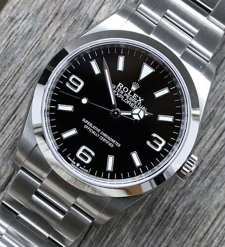 Rolex_Explorer_36mm_124270_-_New_2021_Model_Watch_Vault_02_2048x