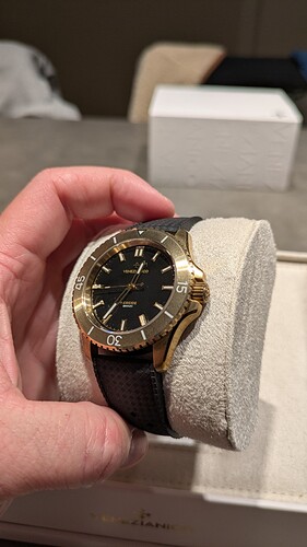 PXL_20251010_192814950.MP