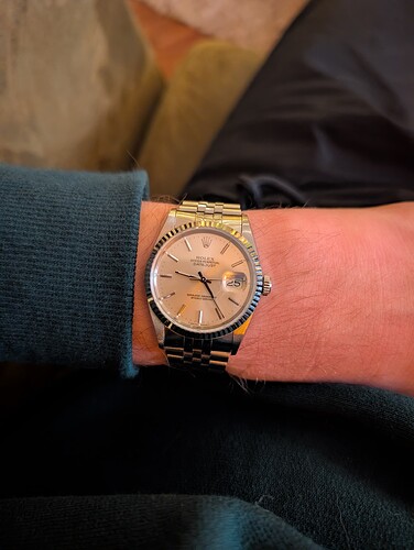 PXL_20251225_202443041