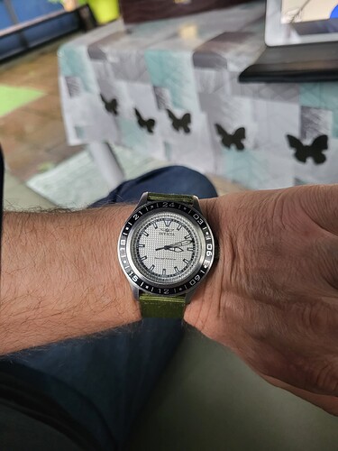 17583739267722498289393989450748