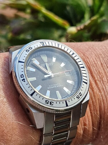 17644999850652669017738302299829