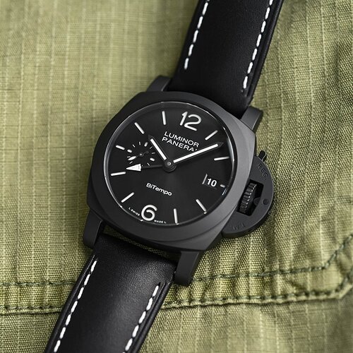 Panerai-Luminor-GMT-Ceramica-PAM01460-BiTempo-First-Ever-40mm-Ceramic-Panerai-watch-review-7-1536x1536