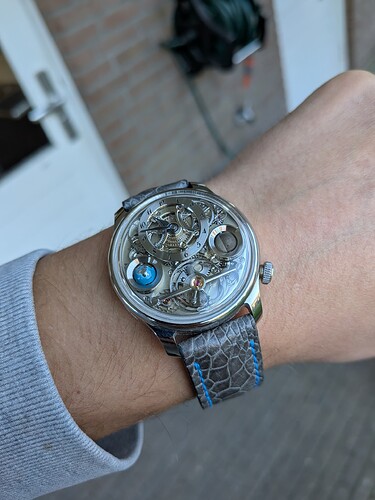 PXL_20251215_094837803.MACRO_FOCUS