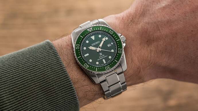 Seiko-Prospex-Solar-Diver-6_46597c6b-e67d-4249-afd4-6ca805a41765_2000x