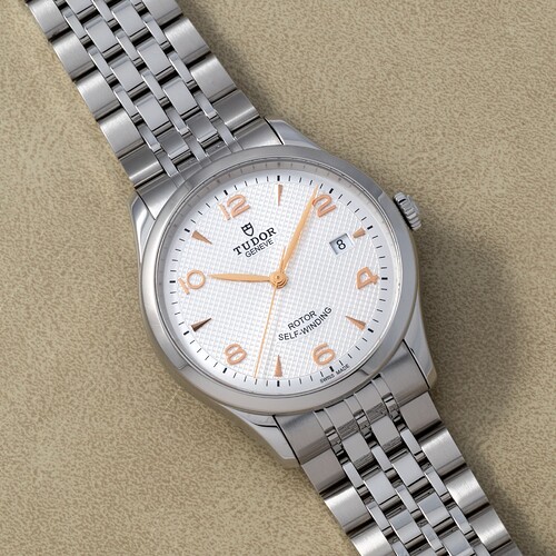 AS11588_40992858_TUDOR_192639MMSIL_M91550-0001-5