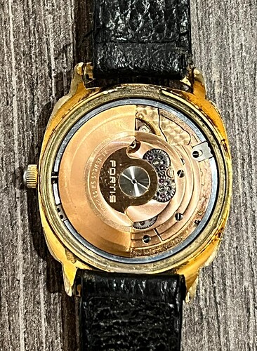 Screenshot_2025-11-28-23-00-38-044_fr.vinted-edit