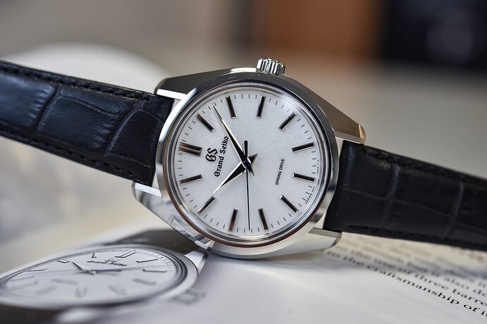 Grand-Seiko-Heritage-Collection-44GS-Spring-Drive-Hand-Wound-Asaborake-SBGY011-hands-on-1