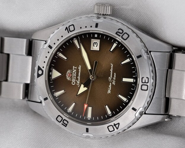 orient-ac0q-diver-ii-brown-gear-patrol.webp