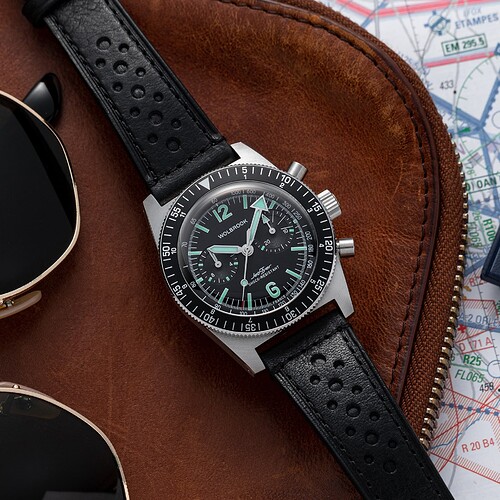 jetflyer-automatic-chronograph-black-green-lum-black-leather-strap-lifestyle-26-JFCA-001-LR6-BLK-STL