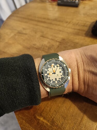 17653534799417819094117418893296