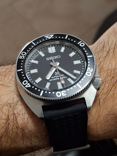 17692789985531918865100900400317