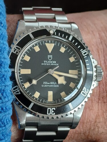 17697862834436954453668346256579