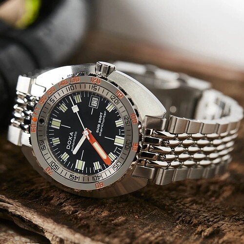 doxa-300t-sharkhunter-stainless-steel-2