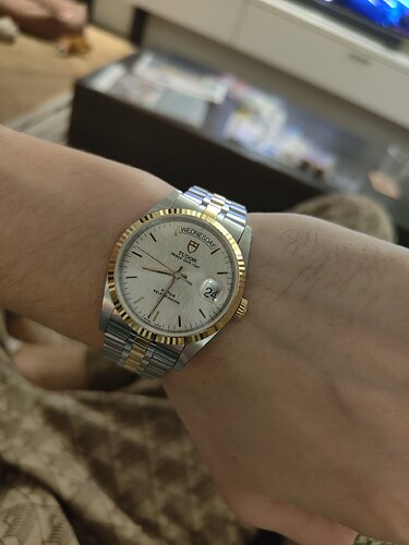 1766604713657992958256228294946