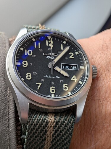 PXL_20251016_140648100.MACRO_FOCUS