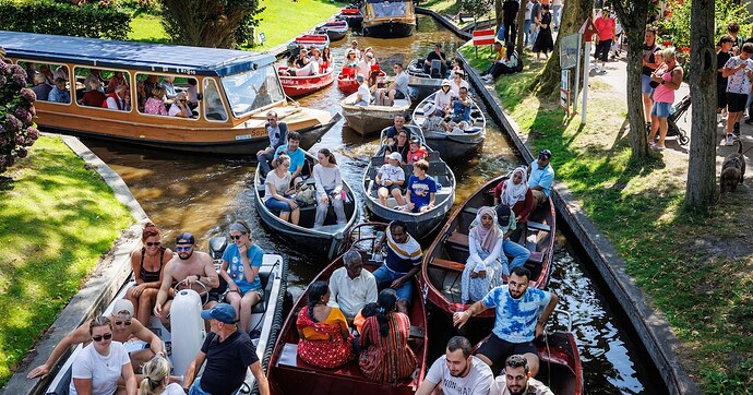 hoe-leefbaar-is-giethoorn-nog-de-gemeente-steenwijkerland-probeert-maatregelen-te-nemen
