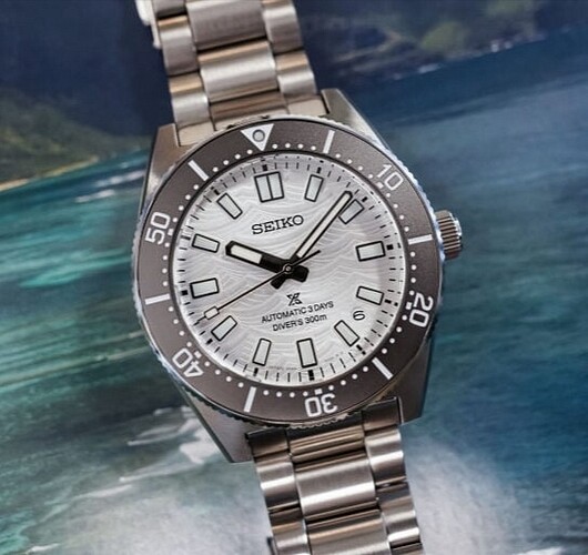 Seiko-Prospex-1965-Heritage-Diver-SPB511-Limited-Edition-60th-anniversary-wave-dial-review-10-768x512_edit_420691127583997