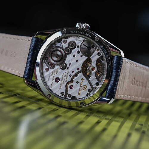 Grand-Seiko-Evolution-9-Moonlit-Birch-SLGW007-Hi-Beat-Hand-wound-review-7