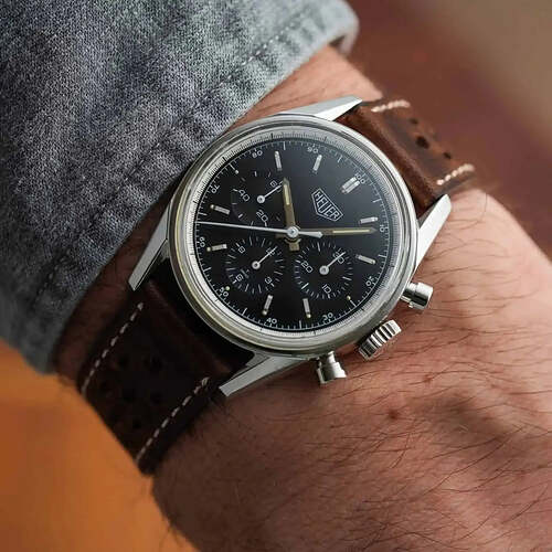 HEUER-Carrera-CS3111-Re-issue-vintage-tritium-watchurbia-13-1638x2048