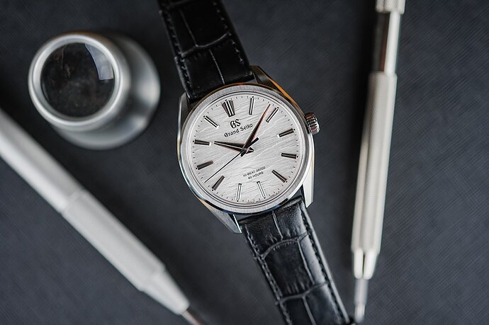 grand-seiko-birch-bark-evolution-9-hi-beat-hand-wound-slgw003-slgw002-caliber-9sa4-review-video-15-2048x1365