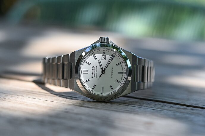Wempe-Iron-Walker-Automatic-40mm-Steel-Sports-Watch-Integrated-Bracelet-1