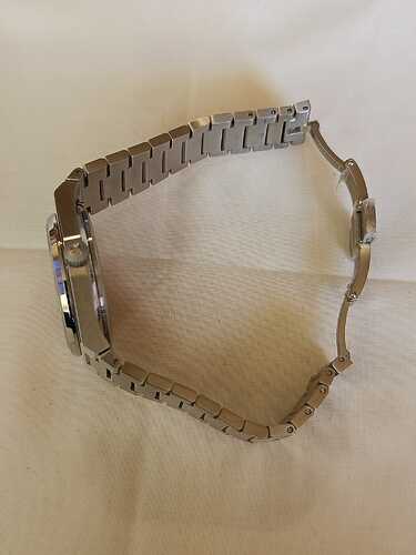 Geheel van zijkant zonder dial