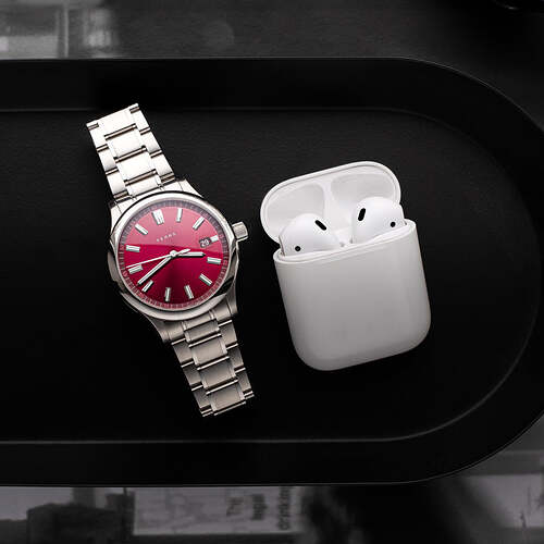 FearsRedcliff39.5Date-CherryRedDialonStainlessSteelBracelet-onaTray_1200x