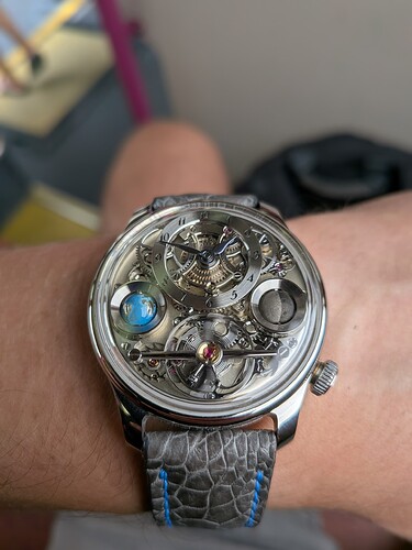 PXL_20251207_055053929.MACRO_FOCUS.MP~2