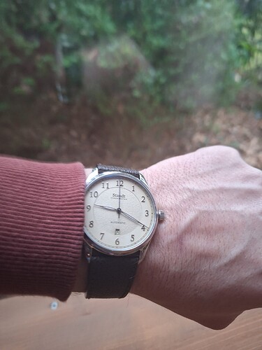 1769329120219575902004232215019